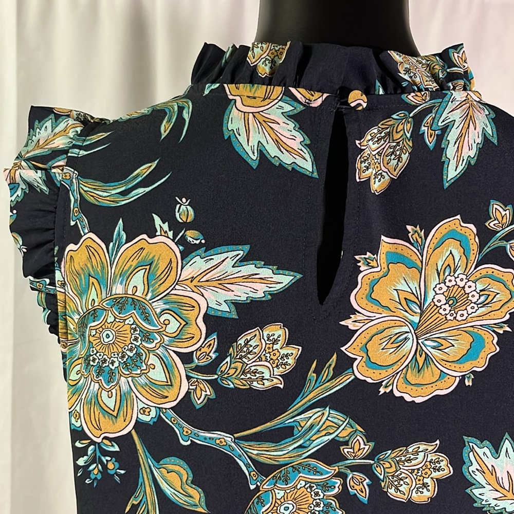 ๐ 6 for $35 โข J. Crew Factory Navy Multicolor Floral Sleeveless Ruffled Blouse - Picture 11 of 16